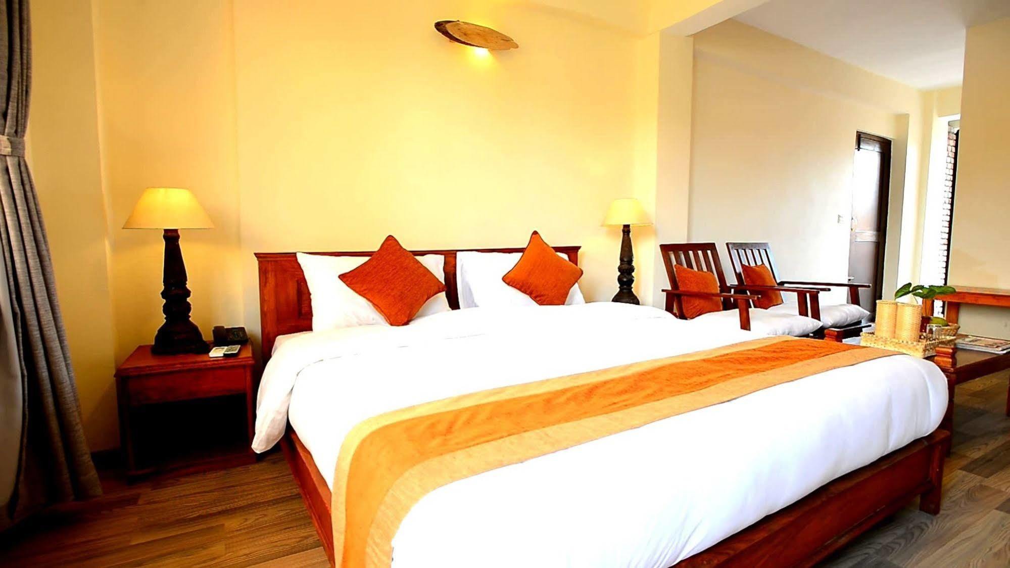 Golden Temple Inn Kathmandu Exterior photo