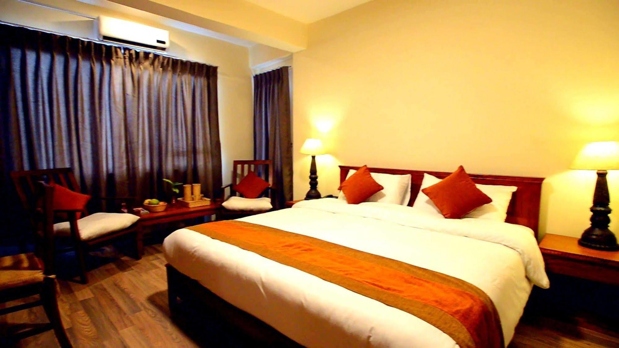 Golden Temple Inn Kathmandu Exterior photo